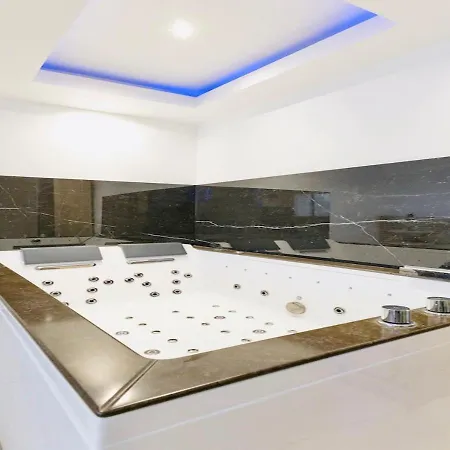 With Jacuzzi & Parking Near Cdg Airport